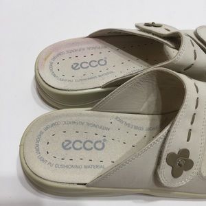 ecco beige sandals